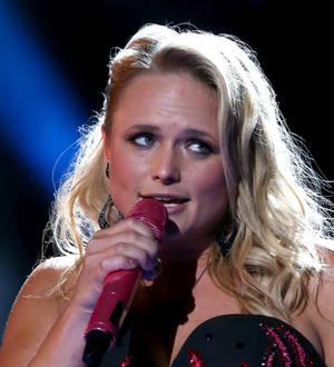 Miranda Lambert addresses rampant rumors at Boston show