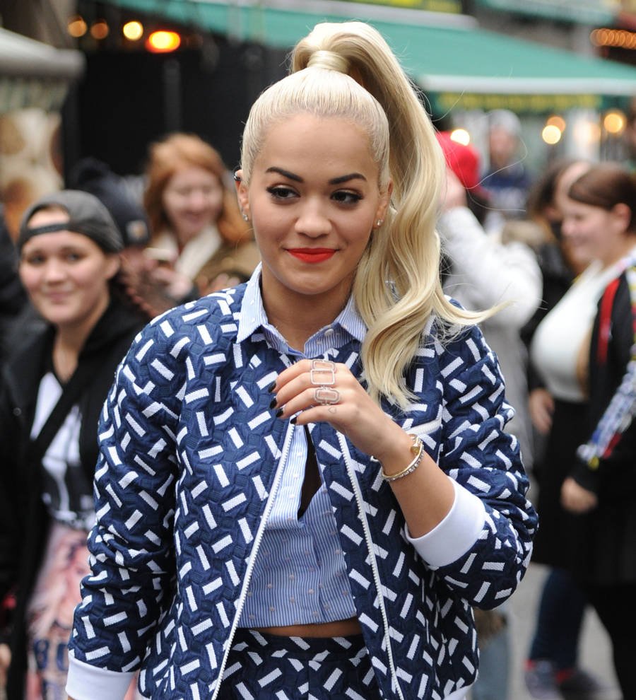 Rita Ora apologises to Michael Clifford for stage fall