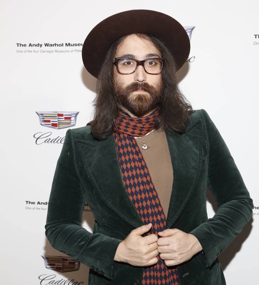 Sean Lennon recruits Willow Smith to record Carrie Fisher song