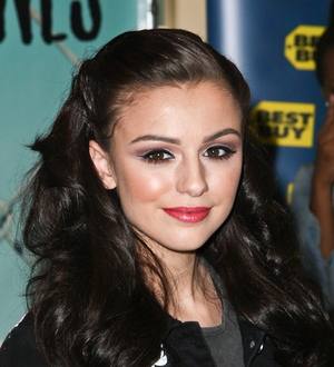 Cher Lloyd launches first perfume