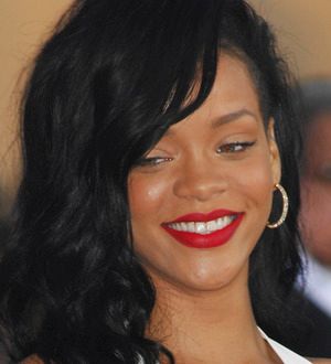 Rihanna to show off comedy skills in Seth Rogen movie
