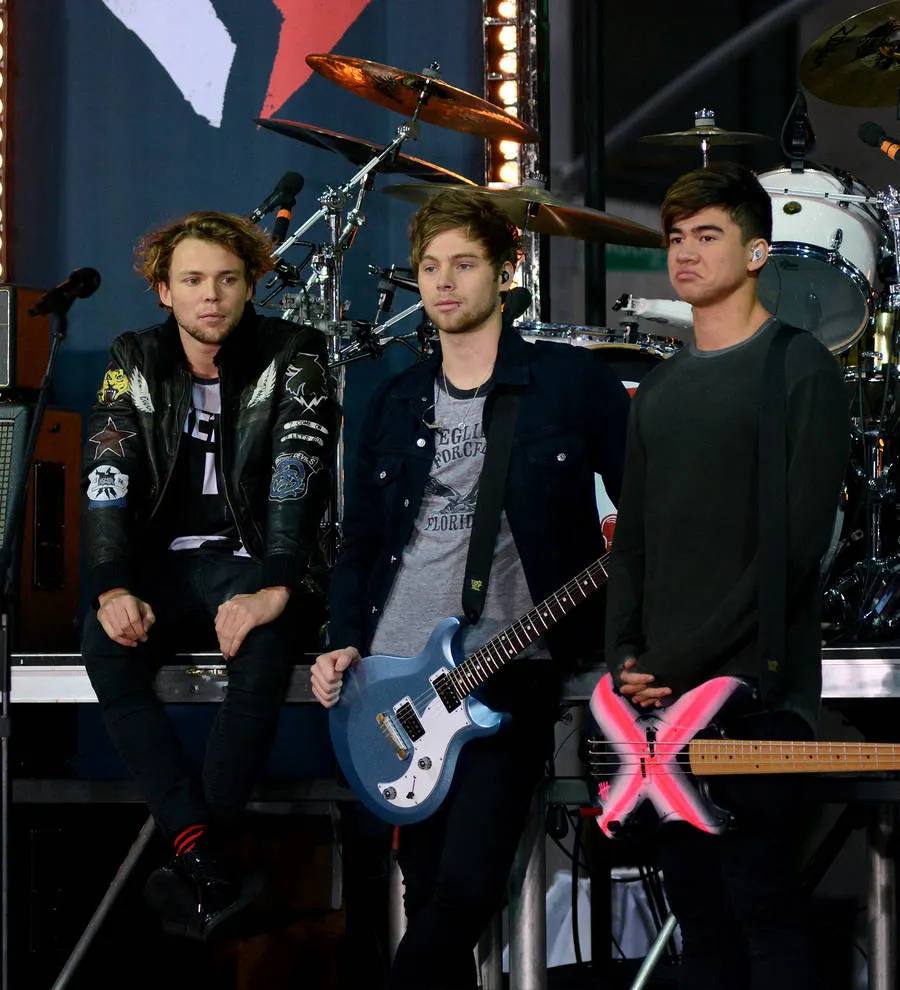 5 Seconds of Summer land second number one album