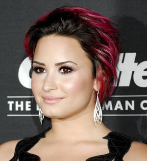 Demi Lovato blasts news blog for ridiculing Wilmer Valderrama