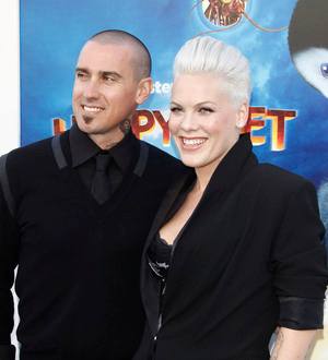 Pink celebrates daughter's birthday in hospital