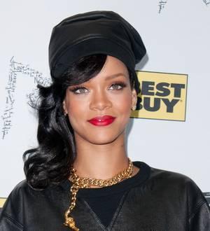 Rihanna launching MAC make-up line