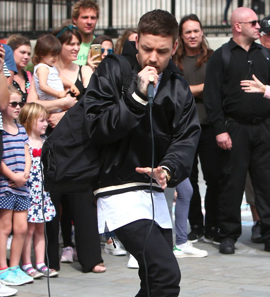 Liam Payne stuns London shoppers with busking set