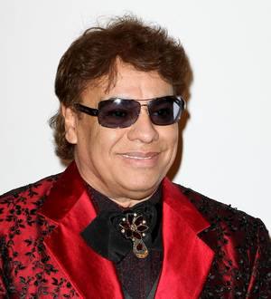 Juan Gabriel postpones U.S. tour dates due to winter storm