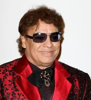 Juan Gabriel postpones U.S. tour dates due to winter storm