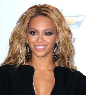 Beyonce brushes off album leak