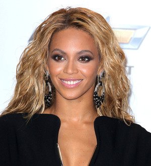 Beyonce brushes off album leak