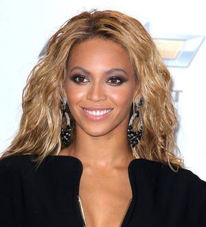 Beyonce brushes off album leak