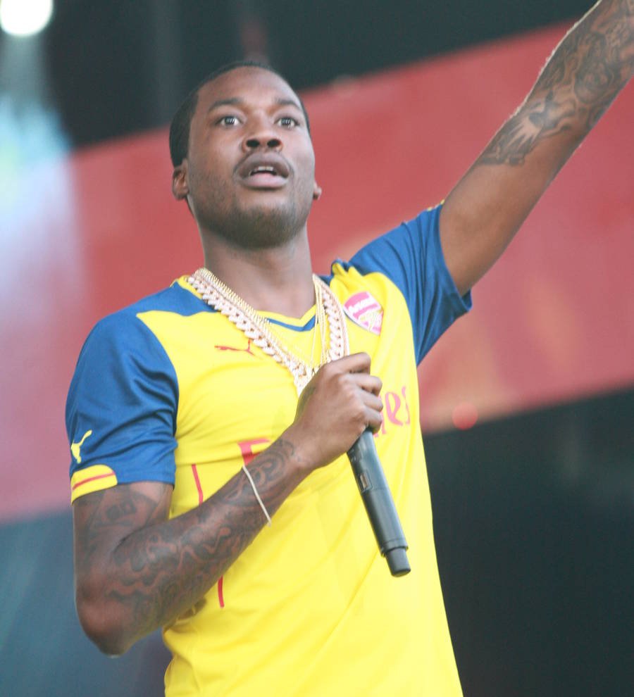 Meek Mill's cousin shot and killed in Philadelphia