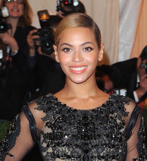 Beyonce concert draws First Lady Michelle Obama