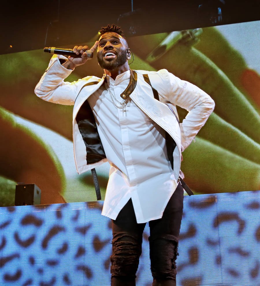Jason DeRulo hospitalised in Paris
