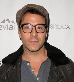 Jeremy Piven's band flopped at Manny Pacquiao party