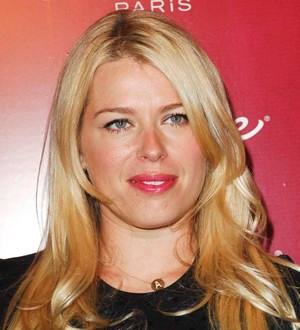 Amanda De Cadenet breaks down over pal Paltrow's parenting skills