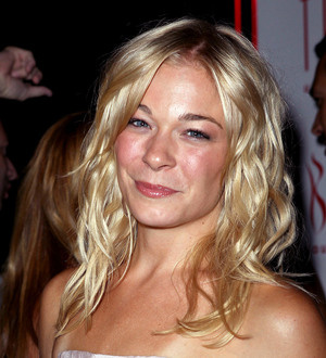 LeAnn Rimes speaks out about crash outside her home