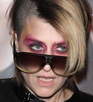 Peaches to sing free Pussy Riot protest song