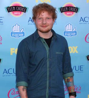 Ed Sheeran joins Passenger for impromptu duet