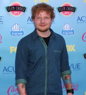 Ed Sheeran joins Passenger for impromptu duet