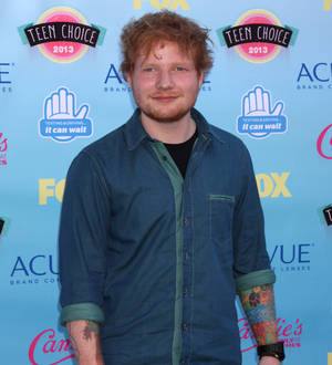 Ed Sheeran joins Passenger for impromptu duet