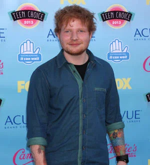 Ed Sheeran joins Passenger for impromptu duet