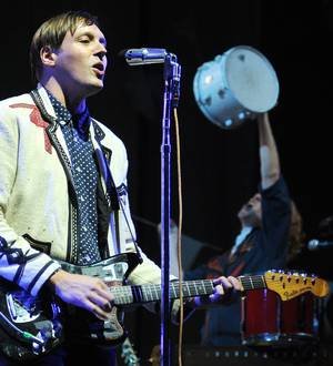 Arcade Fire play gig on the roof of Capitol Records building