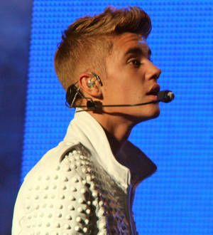 Justin Bieber delivers album just in time for Christmas