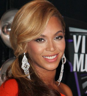 Stars congratulate Beyonce on pregnancy news