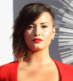 Demi Lovato thrills fans with Thriller