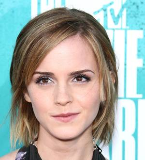 Emma Watson: 'Fame makes dating difficult'