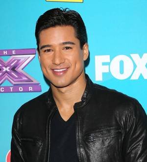 Mario Lopez sued for breach of contract