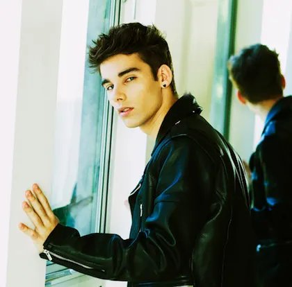 Chatting with Pop Singer Dyllan Murray