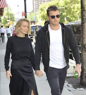 Sam Worthington's girlfriend Lara Bingle pregnant - report