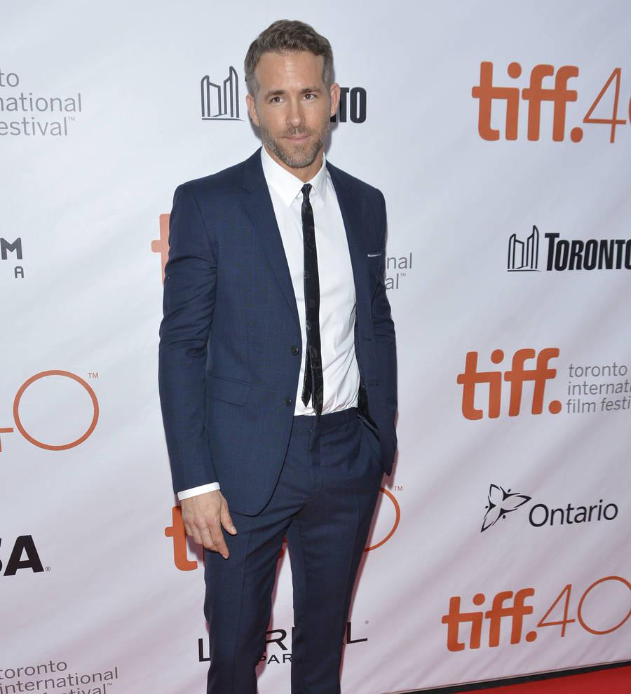 Ryan Reynolds: 'I'd fly across the world to see my wife for a day'