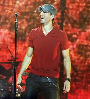 Enrique Iglesias teaming up with sports stars for chain restaurants