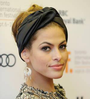 Eva Mendes shaved eyebrows, dressed down for new single mom role