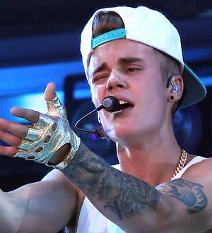 Justin Bieber's entourage targeted in drug search