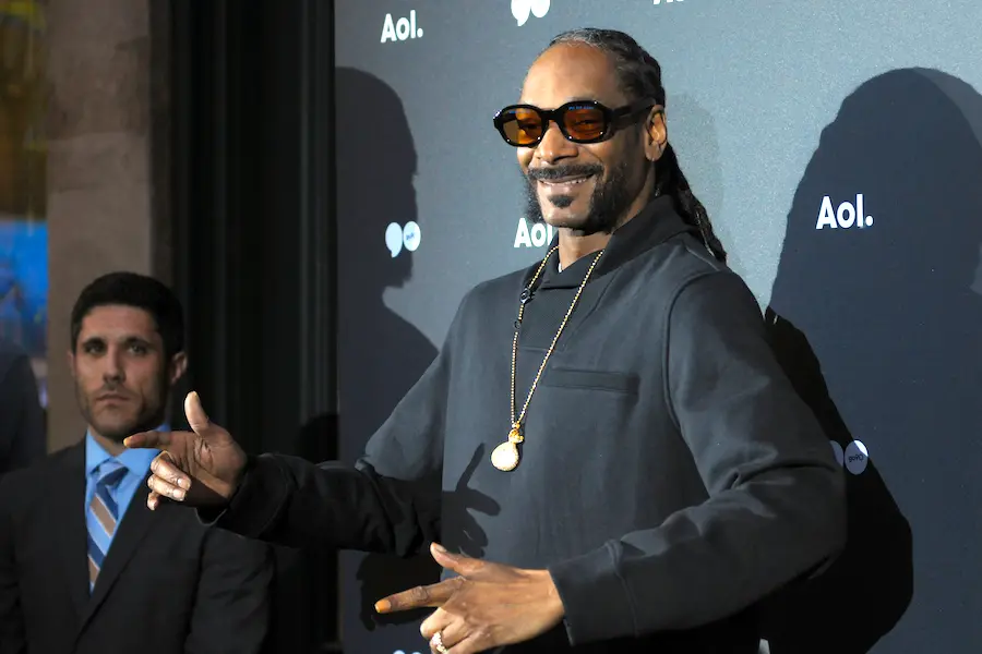 SUNDAY MUSIC VIDS: Snoop Dogg