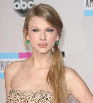 Taylor Swift and Katy Perry donate to hunger charity auction