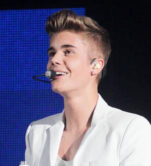 Justin Bieber scores new record with acoustic album