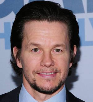 Mark Wahlberg and Sean 'Diddy' Combs bet 0,000 on Floyd Mayweather fight