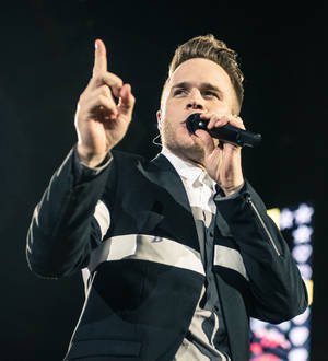 Olly Murs caught up in bomb threat scare on his birthday
