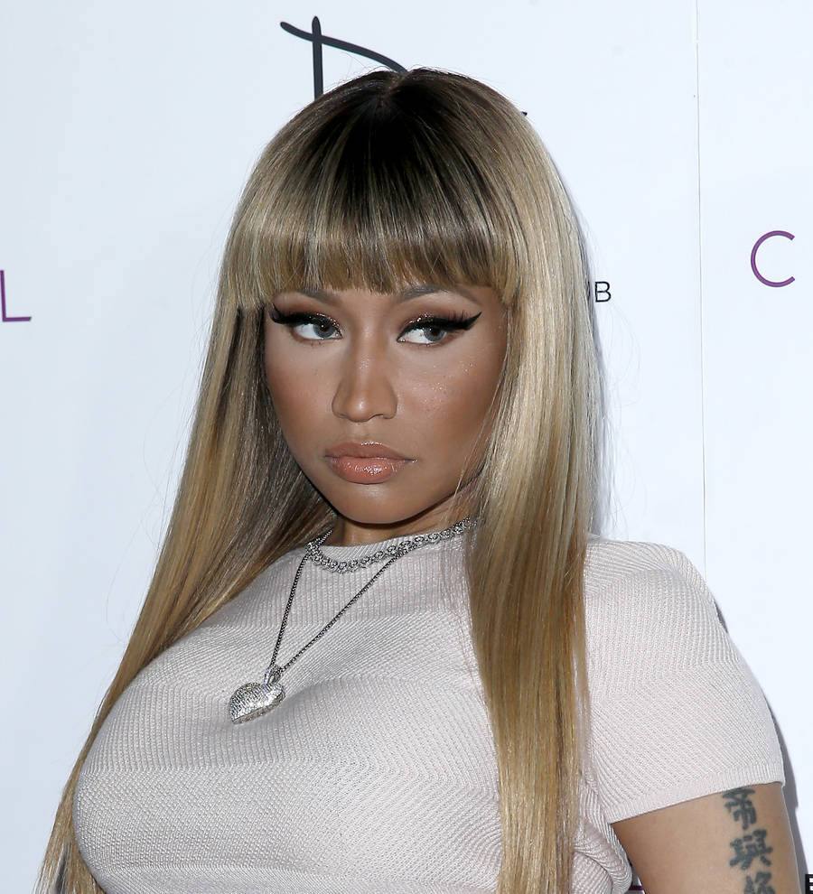 Nicki Minaj gives out 0 prize in racy dance contest