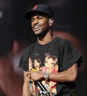 Big Sean unveils recording studio at old high school