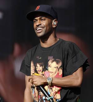 Big Sean unveils recording studio at old high school