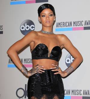 Rihanna wins top fashion award