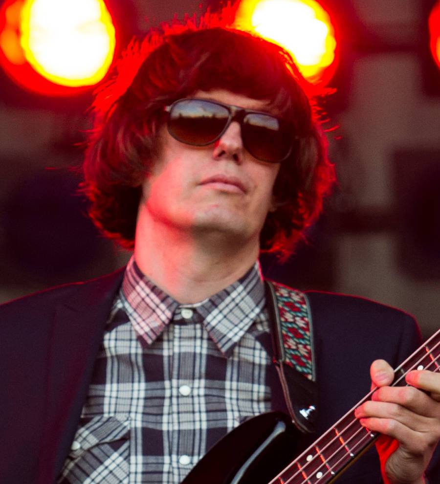 The Strokes increase reward for Nick Valensi's lost guitar