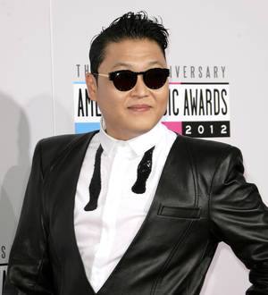 Psy breaks YouTube.com record