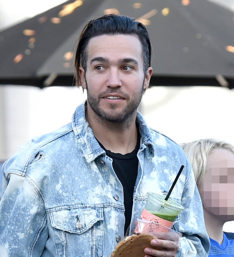 Pete Wentz to become a father of three